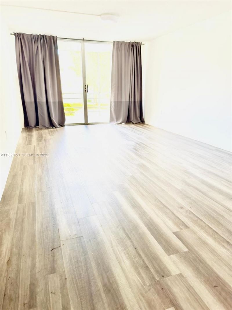 1401 NE 191st St, Unit D207, Miami, FL 33179 Photo