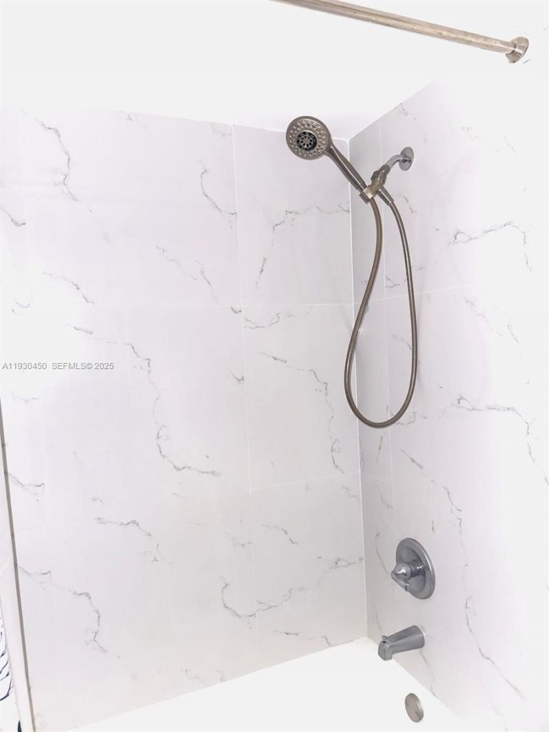 1401 NE 191st St, Unit D207, Miami, FL 33179 Photo