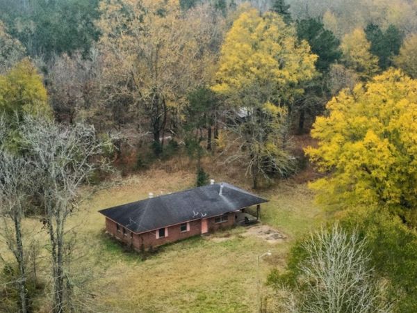 564 Virgin Mary Road, Camden, MS 39045