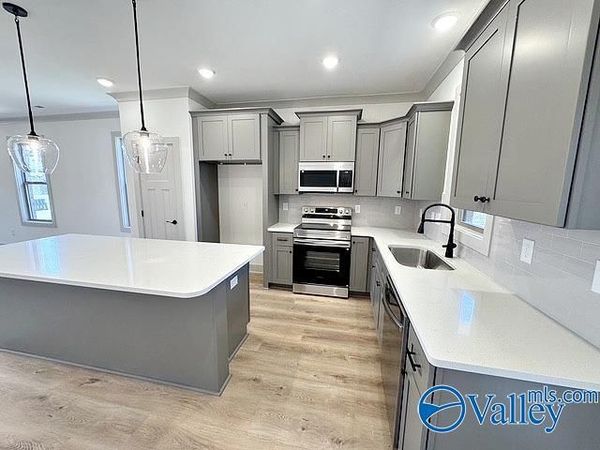 1020 Maplehurst Street, Decatur, AL 35603