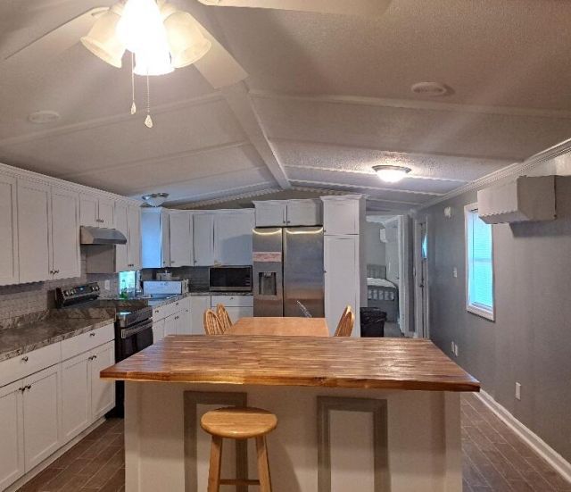 119 Town Hall Court Photo 5