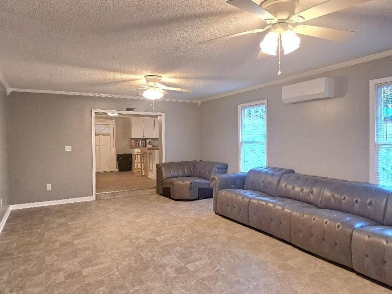 119 Town Hall Court Photo 7