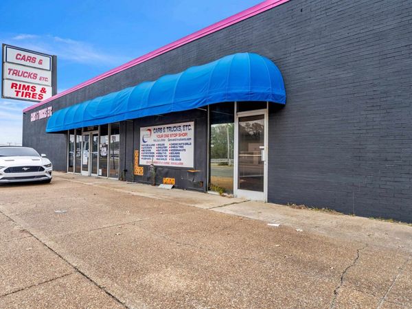 5390 FOX PLAZA DR, Memphis, TN 38115