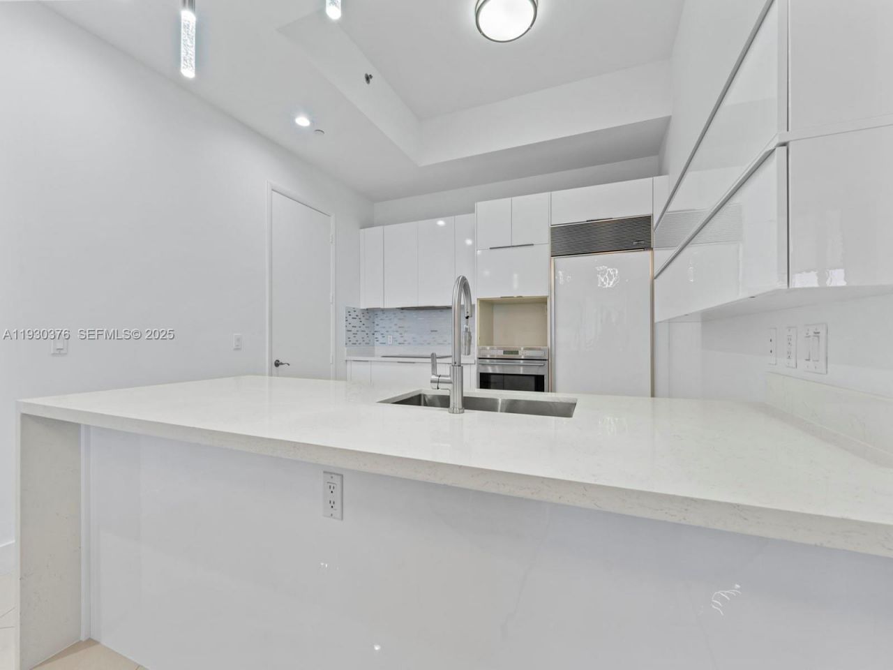 15811 Collins Ave, Unit 3707, Sunny Isles Beach, FL 33160 Photo
