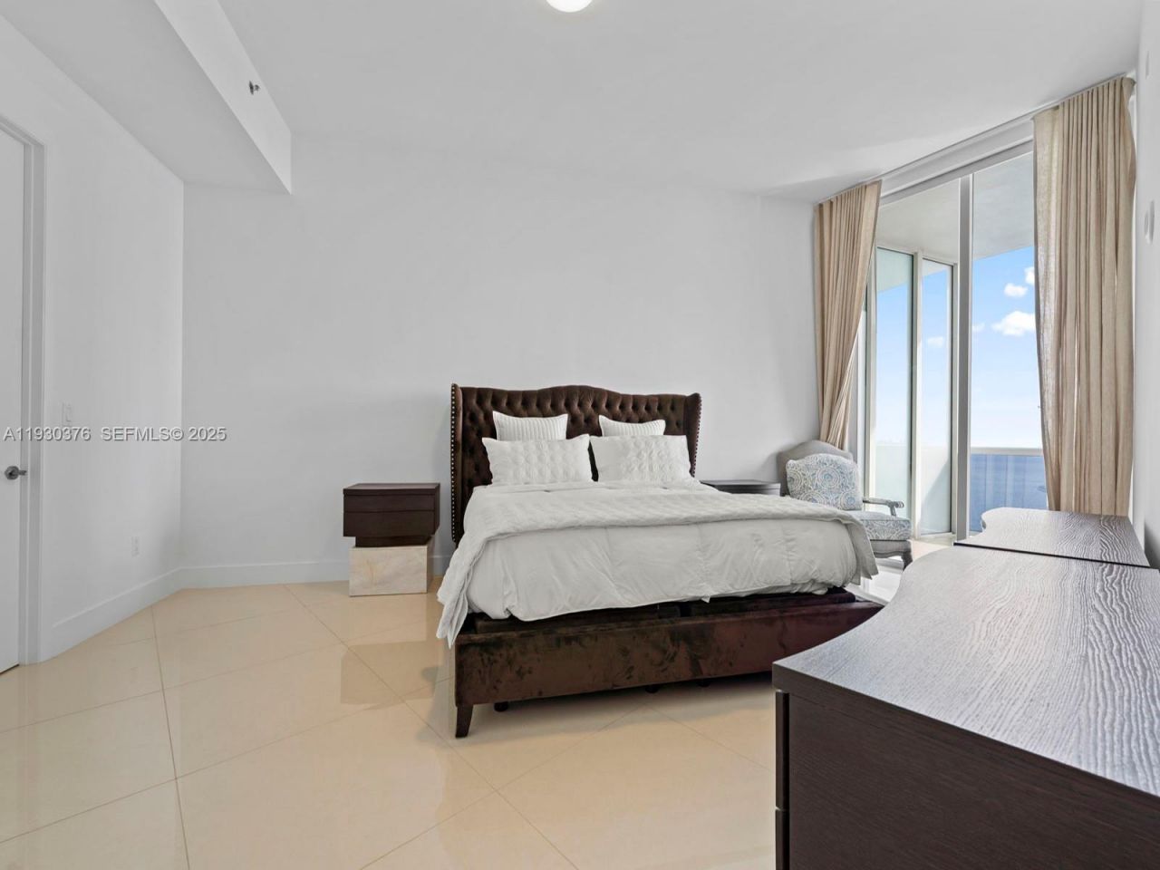 15811 Collins Ave, Unit 3707, Sunny Isles Beach, FL 33160 Photo