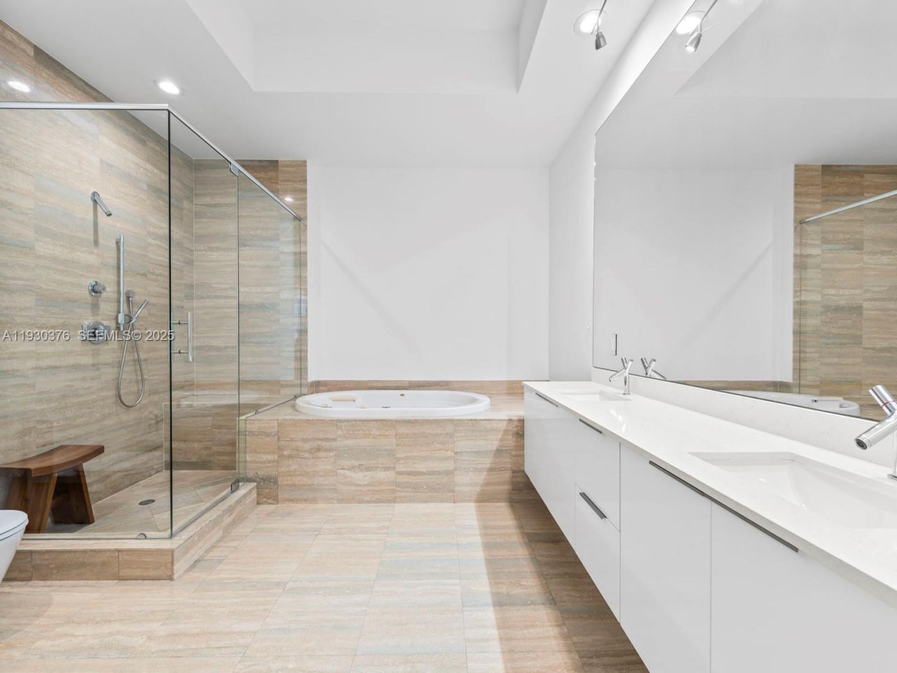 15811 Collins Ave, Unit 3707, Sunny Isles Beach, FL 33160 Photo