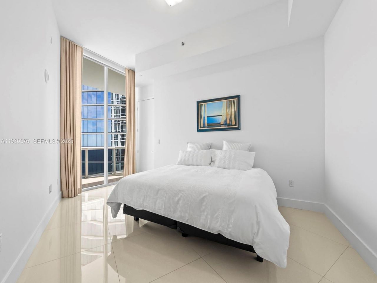 15811 Collins Ave, Unit 3707, Sunny Isles Beach, FL 33160 Photo