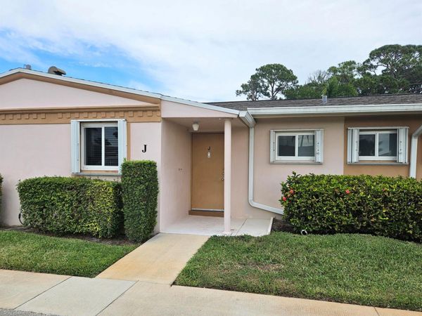2520 Dudley Drive E, Unit J, West Palm Beach, FL 33415