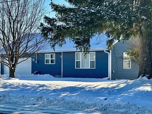 504 E Market Street, New Sharon, IA 50207