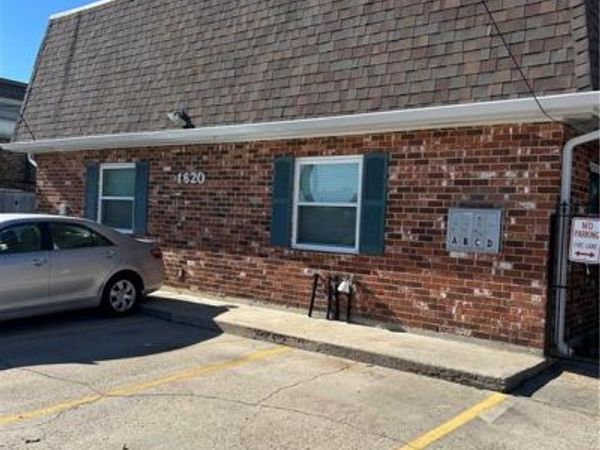 1620 HICKORY Avenue, Unit C, Harahan, LA 70123