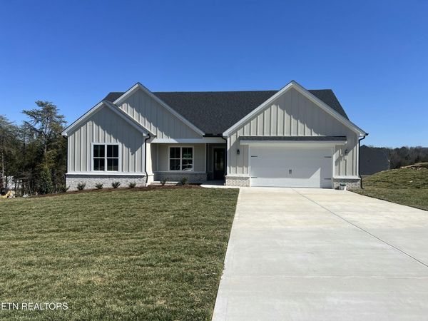 222 Limelight Lane, Lenoir City, TN 37772