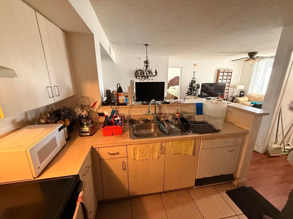 520 SW 111th Avenue, Unit 202, Pembroke Pines, FL 33025 Photo