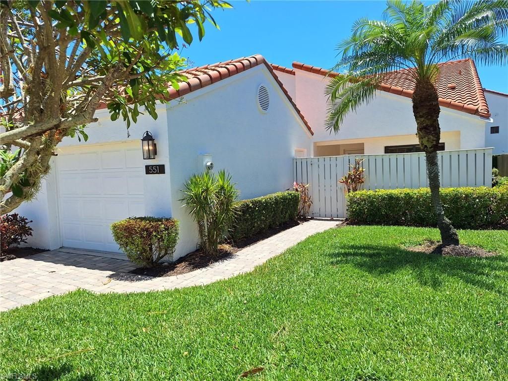 551 Beachwalk Cir, Unit 85-0, Naples, FL 34108 Photo