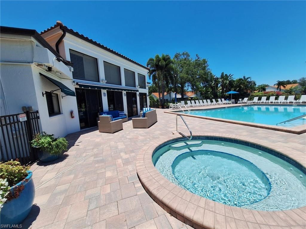 551 Beachwalk Cir, Unit 85-0, Naples, FL 34108 Photo