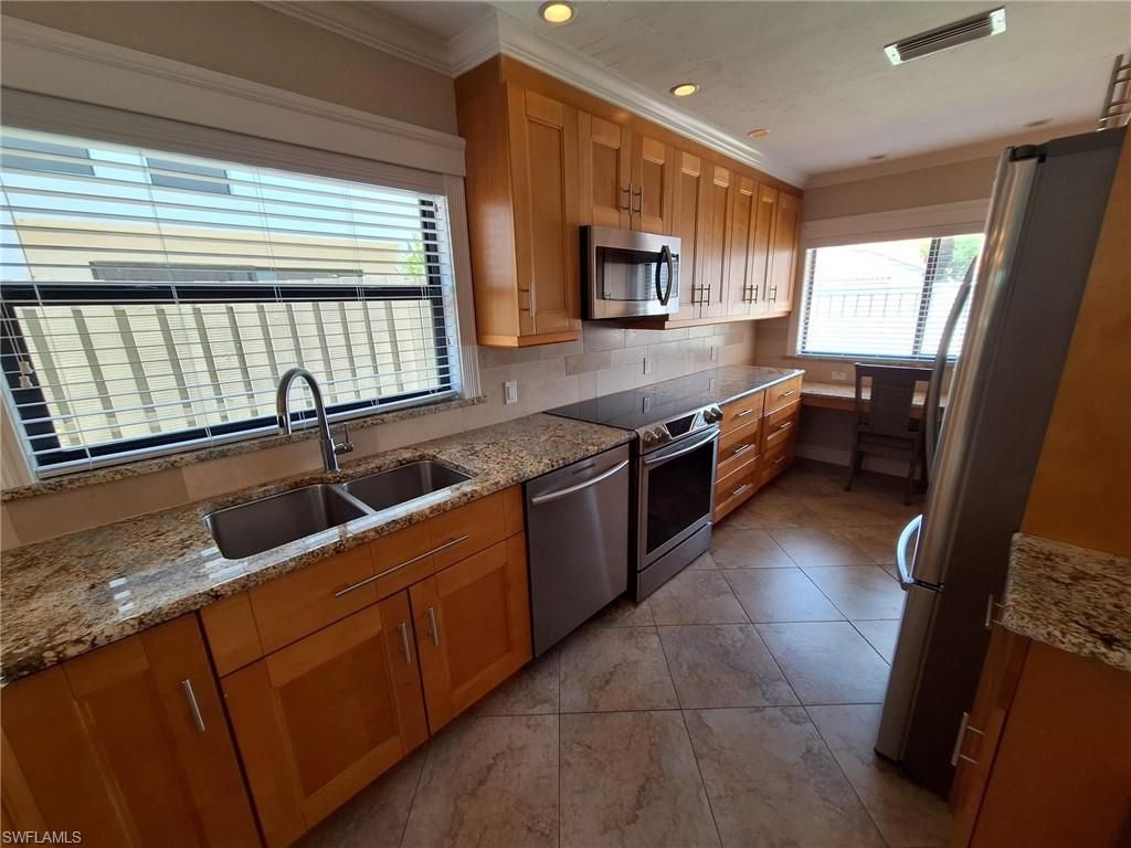 551 Beachwalk Cir, Unit 85-0, Naples, FL 34108 Photo