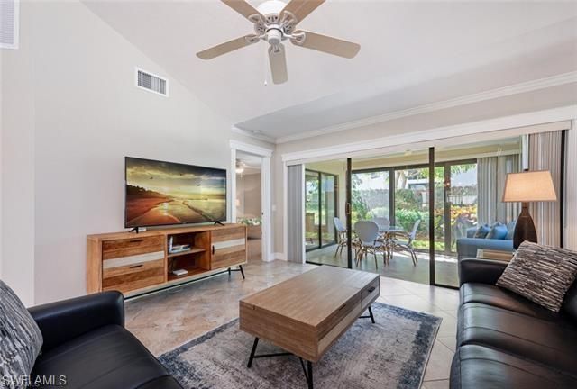 551 Beachwalk Cir, Unit 85-0, Naples, FL 34108 Photo