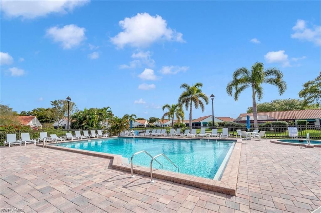 551 Beachwalk Cir, Unit 85-0, Naples, FL 34108 Photo
