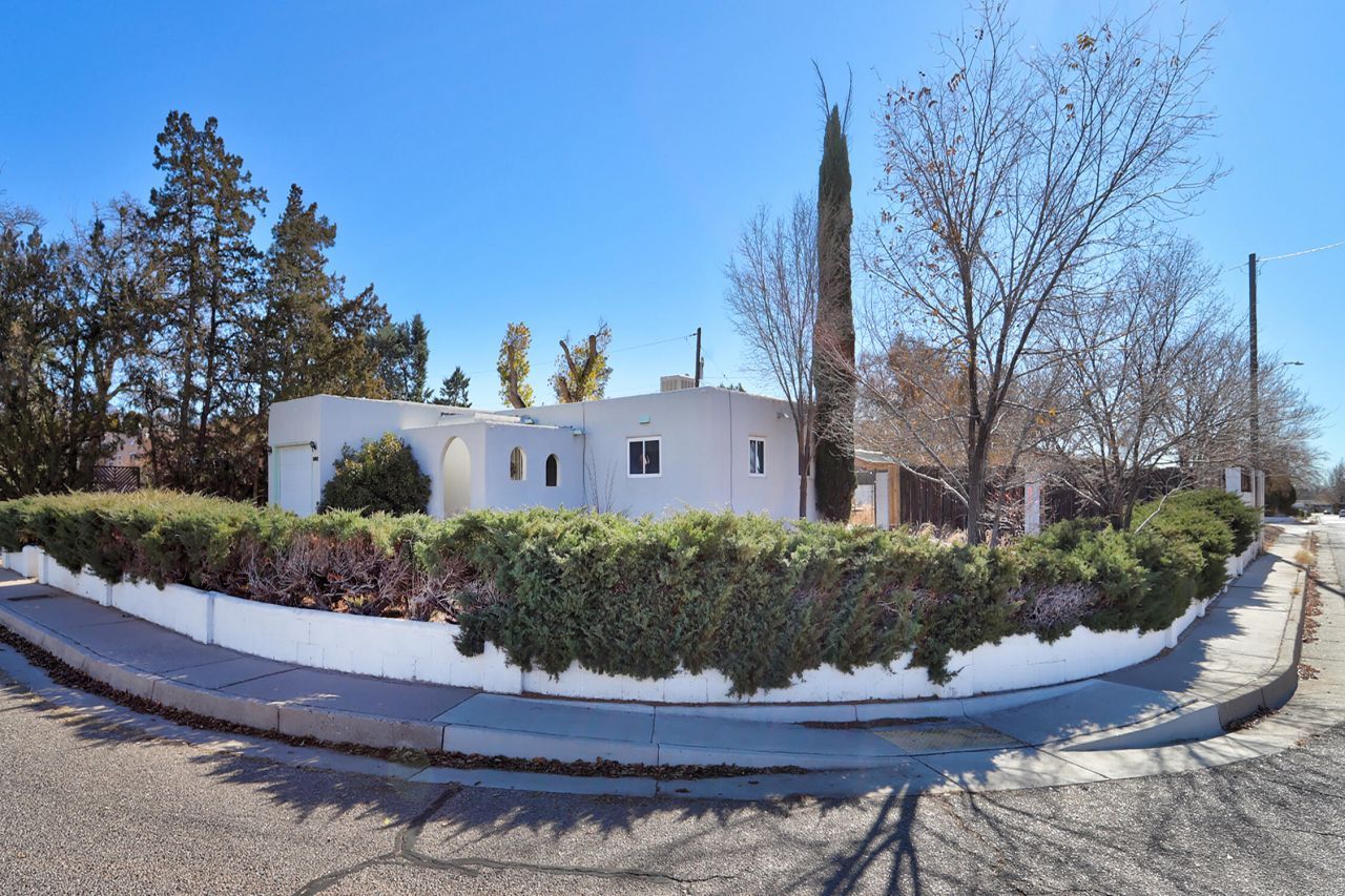 8802 Aztec Road Ne, Albuquerque, NM 87111 Main Photo
