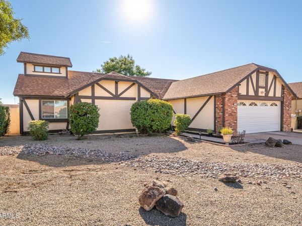 5607 W CHOLLA Street, Glendale, AZ 85304