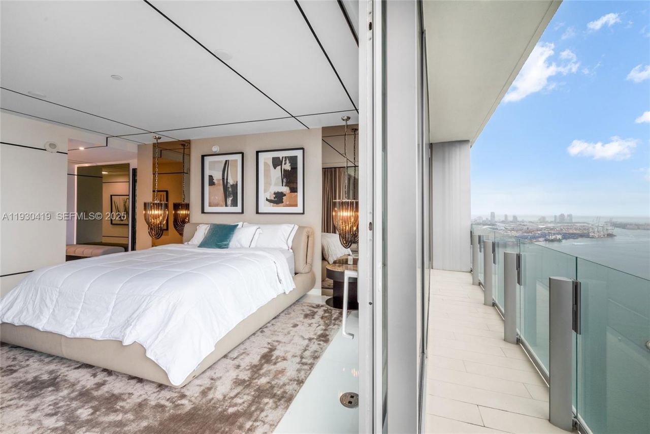 300 Biscayne Blvd Way, Unit 5104, Miami, FL 33131 Photo