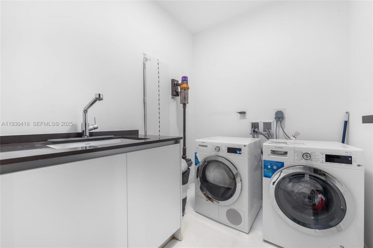 300 Biscayne Blvd Way, Unit 5104, Miami, FL 33131 Photo