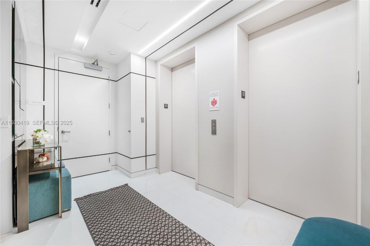 300 Biscayne Blvd Way, Unit 5104, Miami, FL 33131 Photo