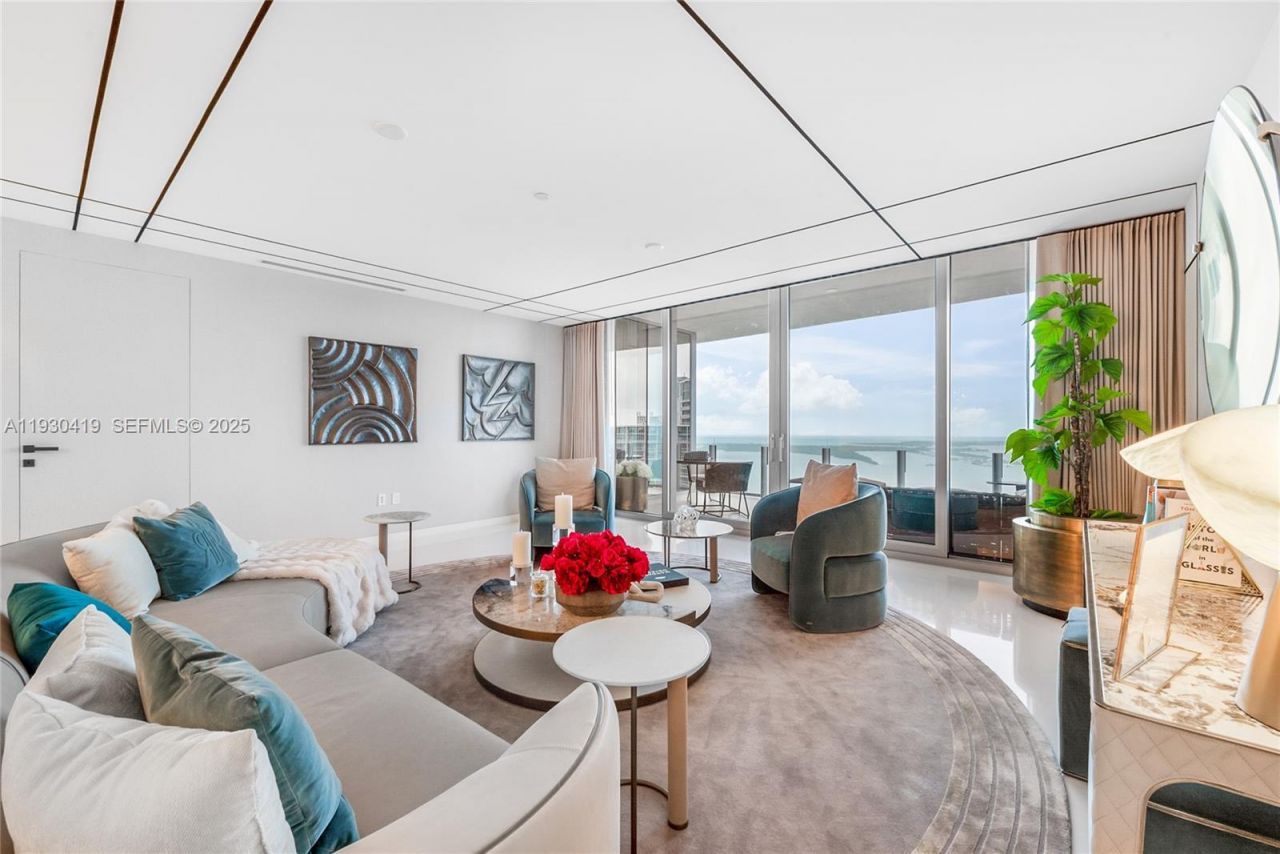 300 Biscayne Blvd Way, Unit 5104, Miami, FL 33131 Photo