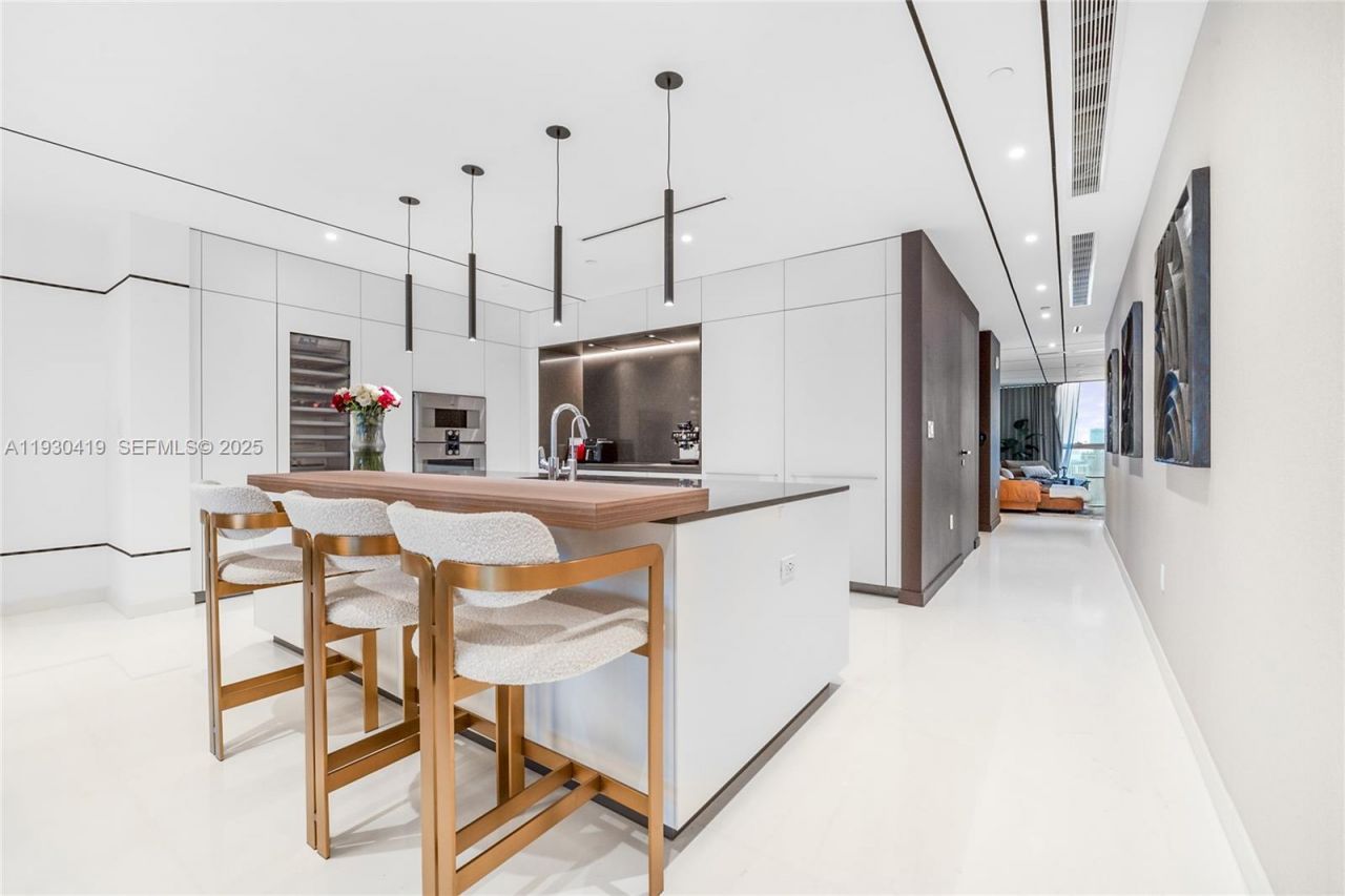 300 Biscayne Blvd Way, Unit 5104, Miami, FL 33131 Photo