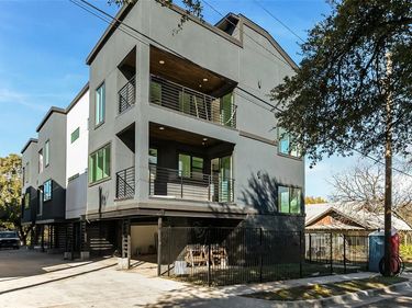 1105 Poindexter Street, Unit B1, Fort Worth, TX 76102