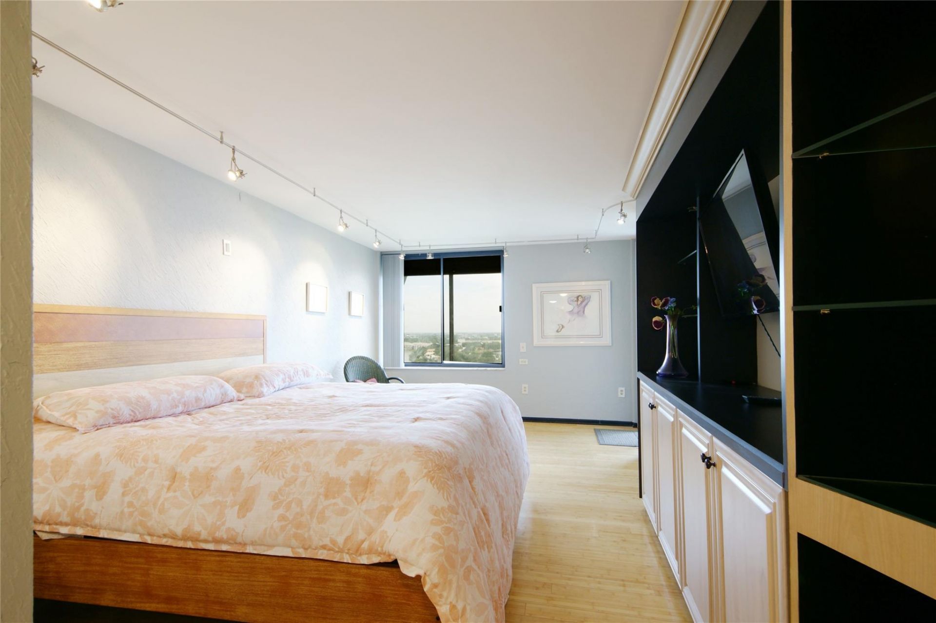 2480 Presidential Way, Unit 1903, West Palm Beach, FL 33401 Photo