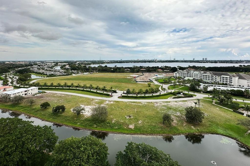 2480 Presidential Way, Unit 1903, West Palm Beach, FL 33401 Photo