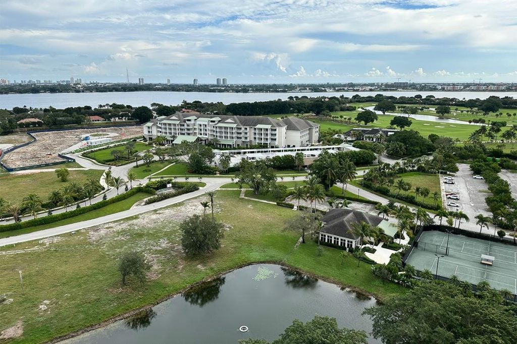 2480 Presidential Way, Unit 1903, West Palm Beach, FL 33401 Photo