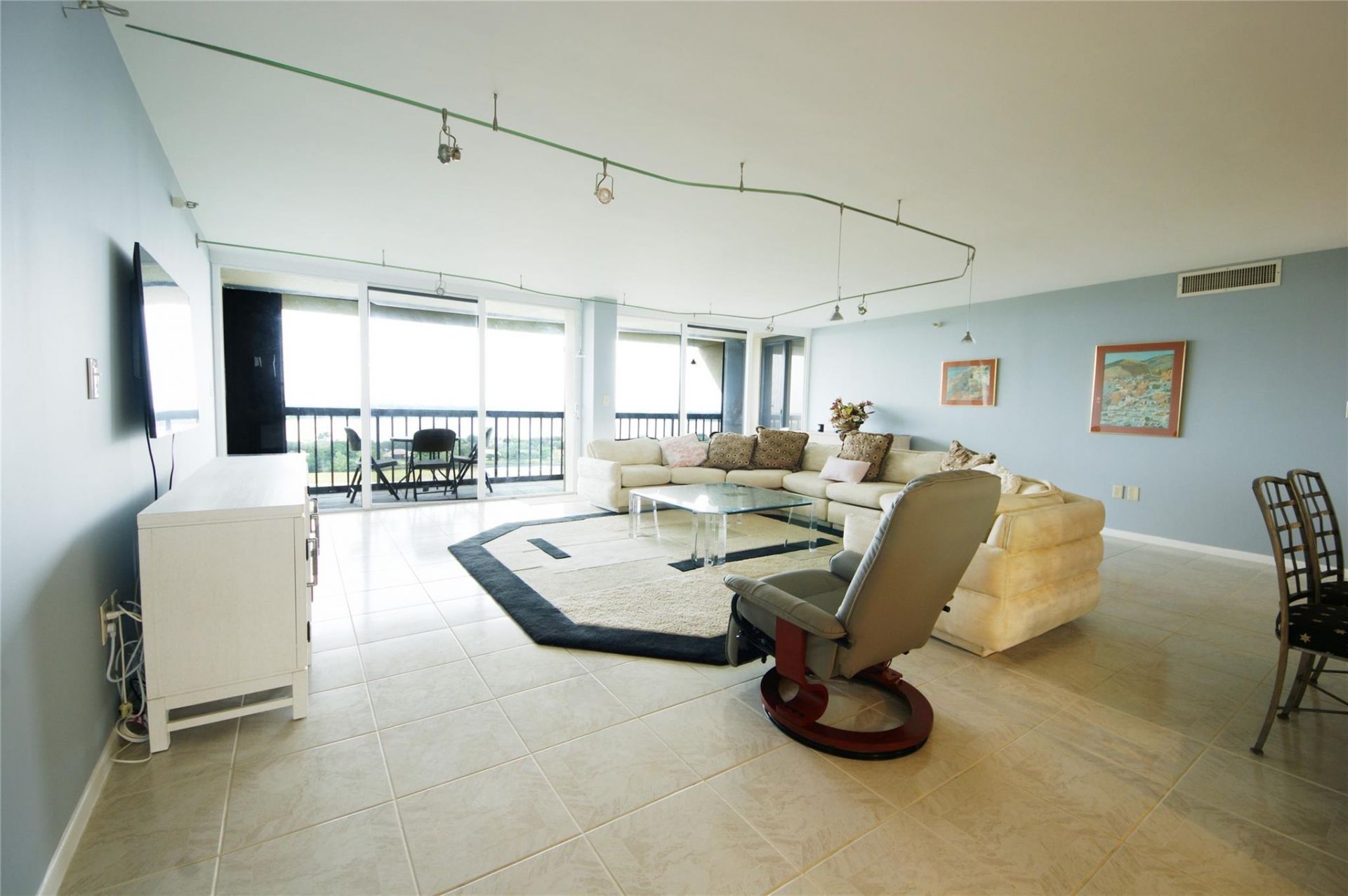 2480 Presidential Way, Unit 1903, West Palm Beach, FL 33401 Photo