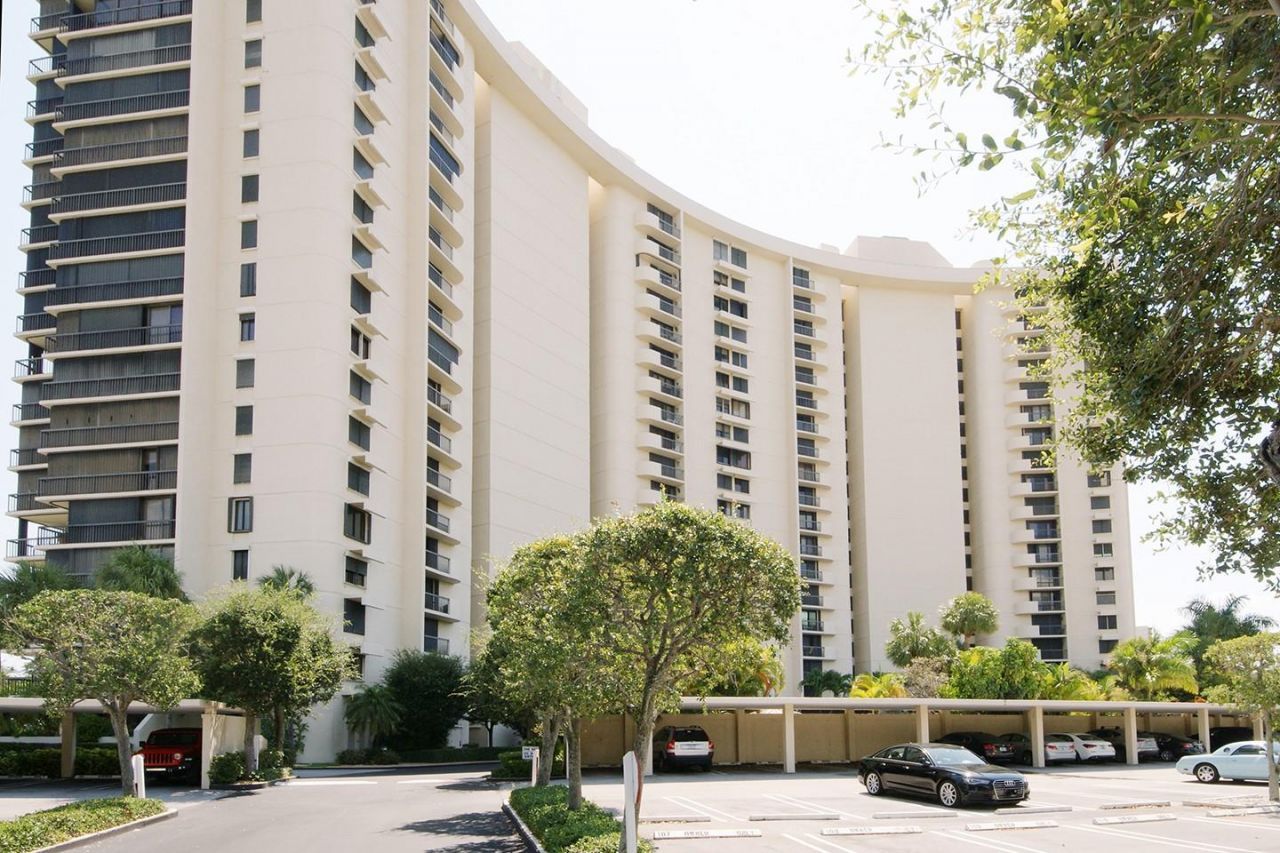 2480 Presidential Way, Unit 1903, West Palm Beach, FL 33401 Photo