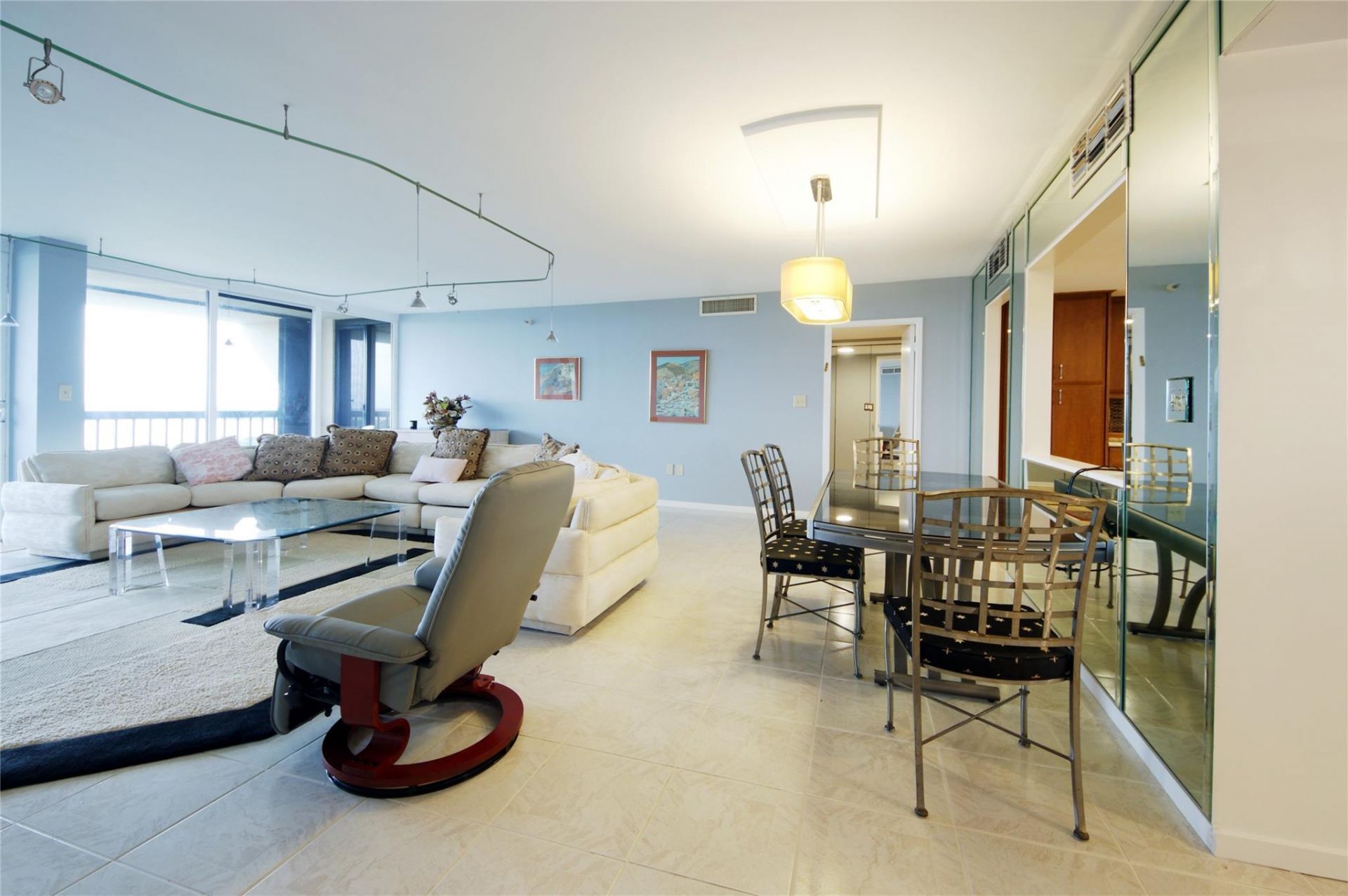 2480 Presidential Way, Unit 1903, West Palm Beach, FL 33401 Photo