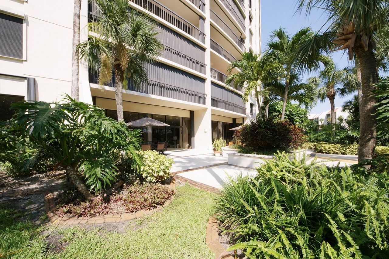 2480 Presidential Way, Unit 1903, West Palm Beach, FL 33401 Photo