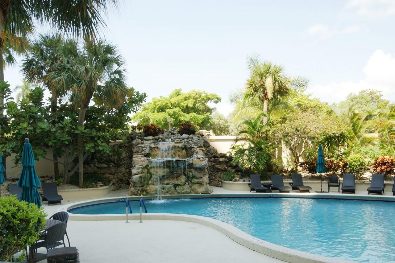 2480 Presidential Way, Unit 1903, West Palm Beach, FL 33401 Photo