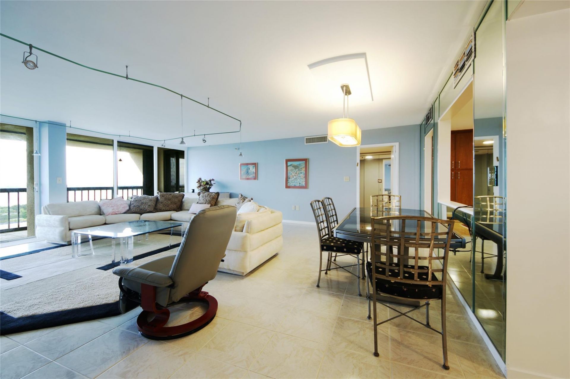 2480 Presidential Way, Unit 1903, West Palm Beach, FL 33401 Photo