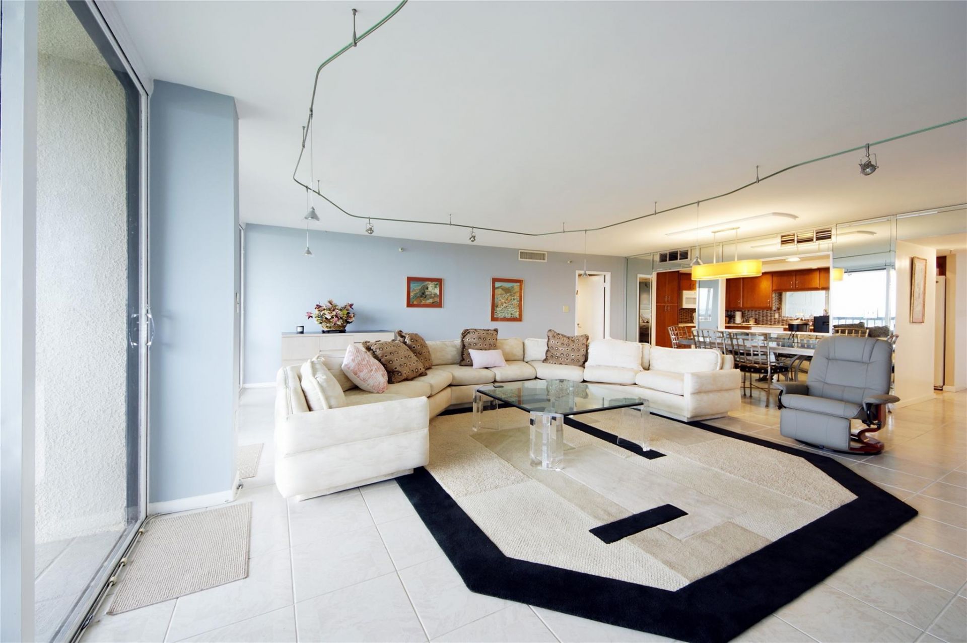 2480 Presidential Way, Unit 1903, West Palm Beach, FL 33401 Photo