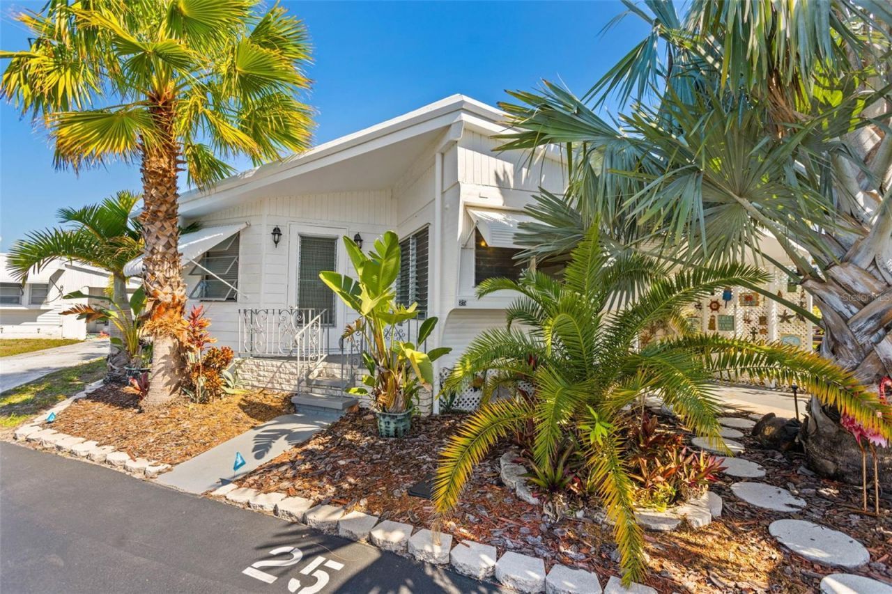 4851 W Gandy Boulevard, Unit B2L25, Tampa, FL 33611 Main Photo