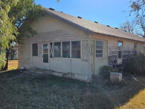 481 Avenue D, Lawn, TX 79530
