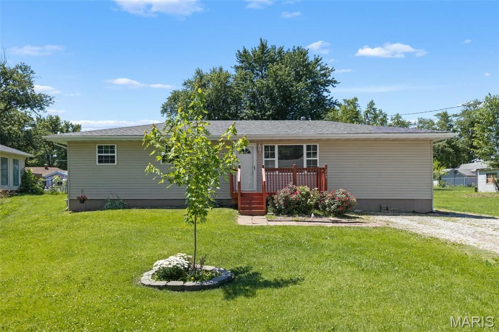 228 Willowrun Drive, Moro, IL 62067 Main Photo