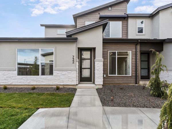 732 S Calhoun Ln, Star, ID 83669