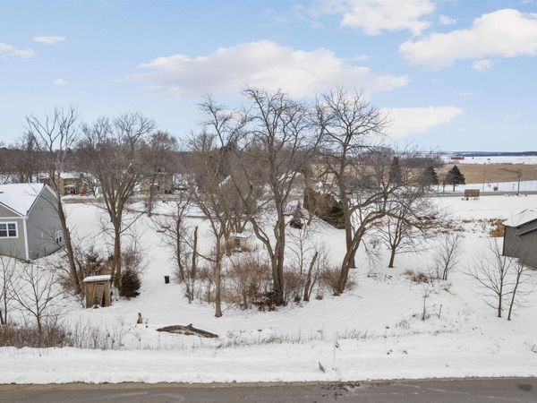 303 Teri Lee Lane, Orfordville, WI 53576