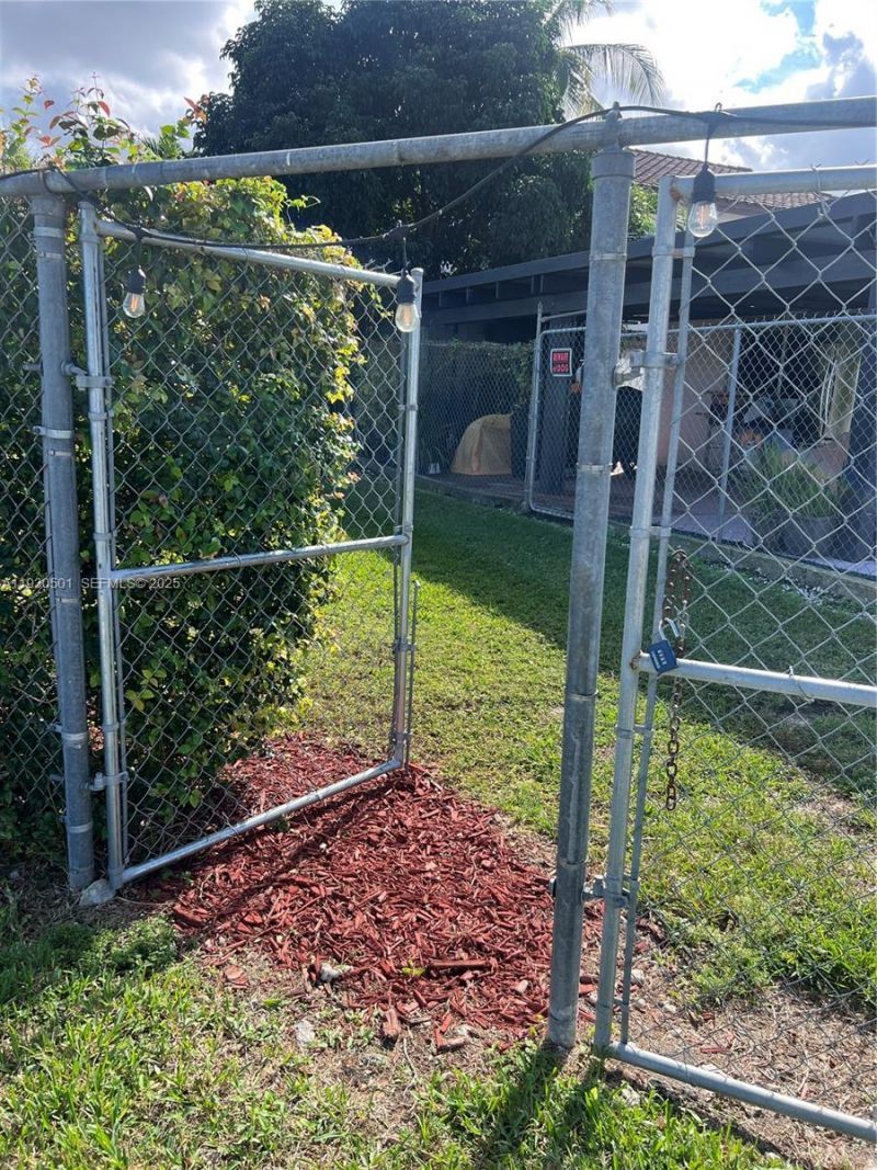 6101 SW 153rd Ct Rd, Miami, FL 33193 Photo