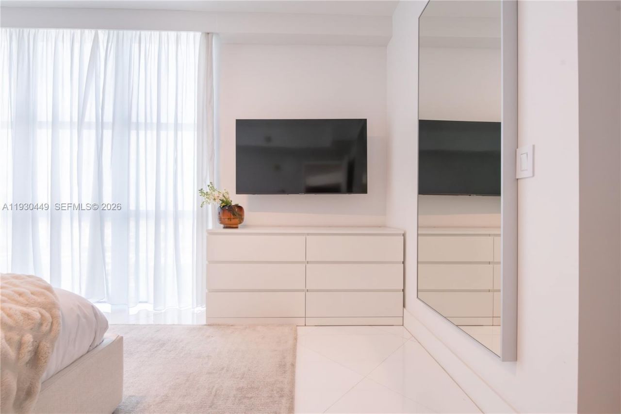 3131 NE 188th St, Unit 2-605, Aventura, FL 33180 Photo