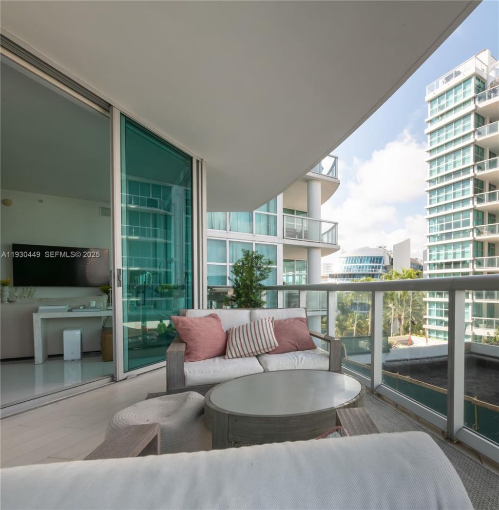 3131 NE 188th St, Unit 2-605, Aventura, FL 33180 Photo