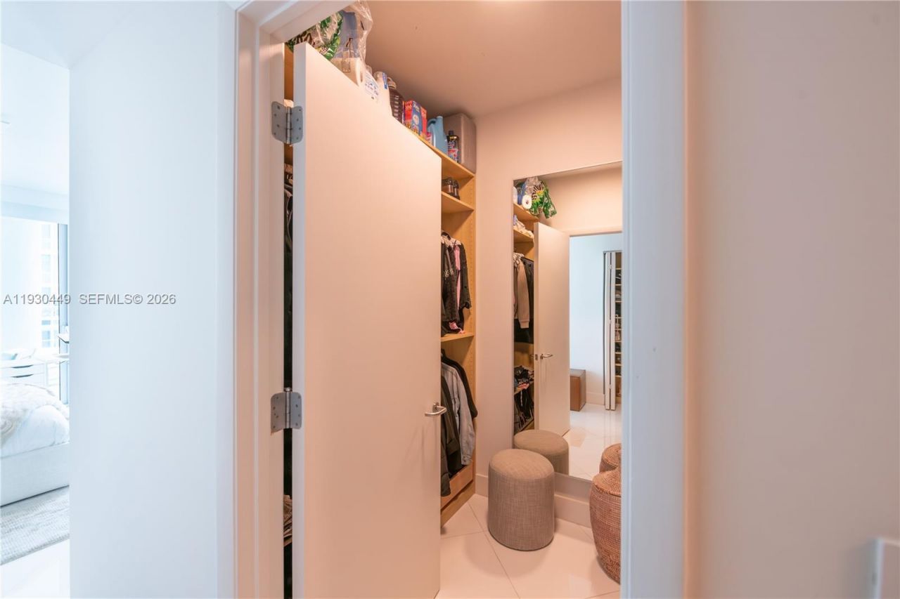 3131 NE 188th St, Unit 2-605, Aventura, FL 33180 Photo