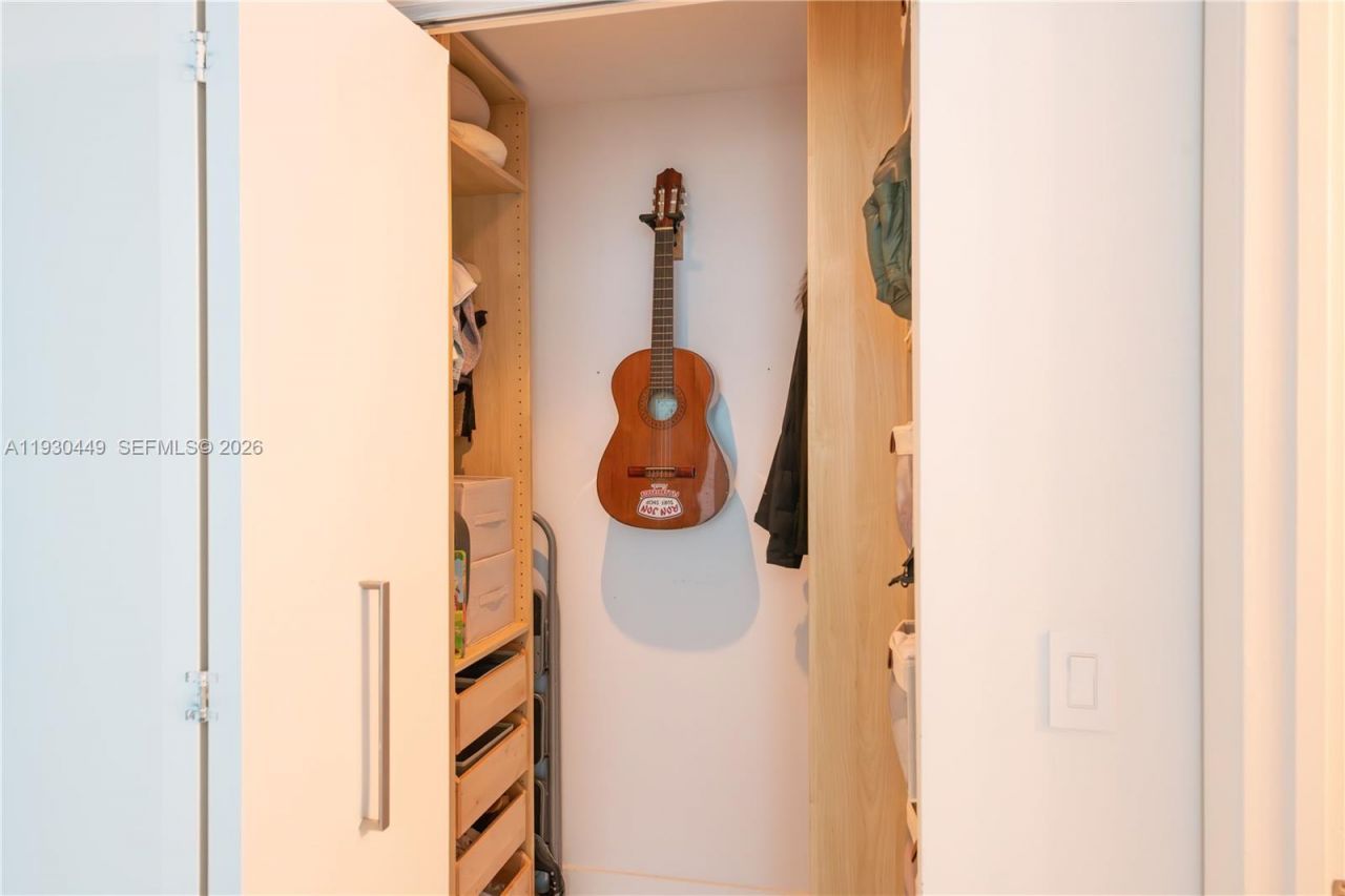 3131 NE 188th St, Unit 2-605, Aventura, FL 33180 Photo