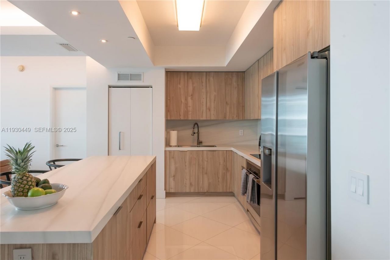 3131 NE 188th St, Unit 2-605, Aventura, FL 33180 Photo